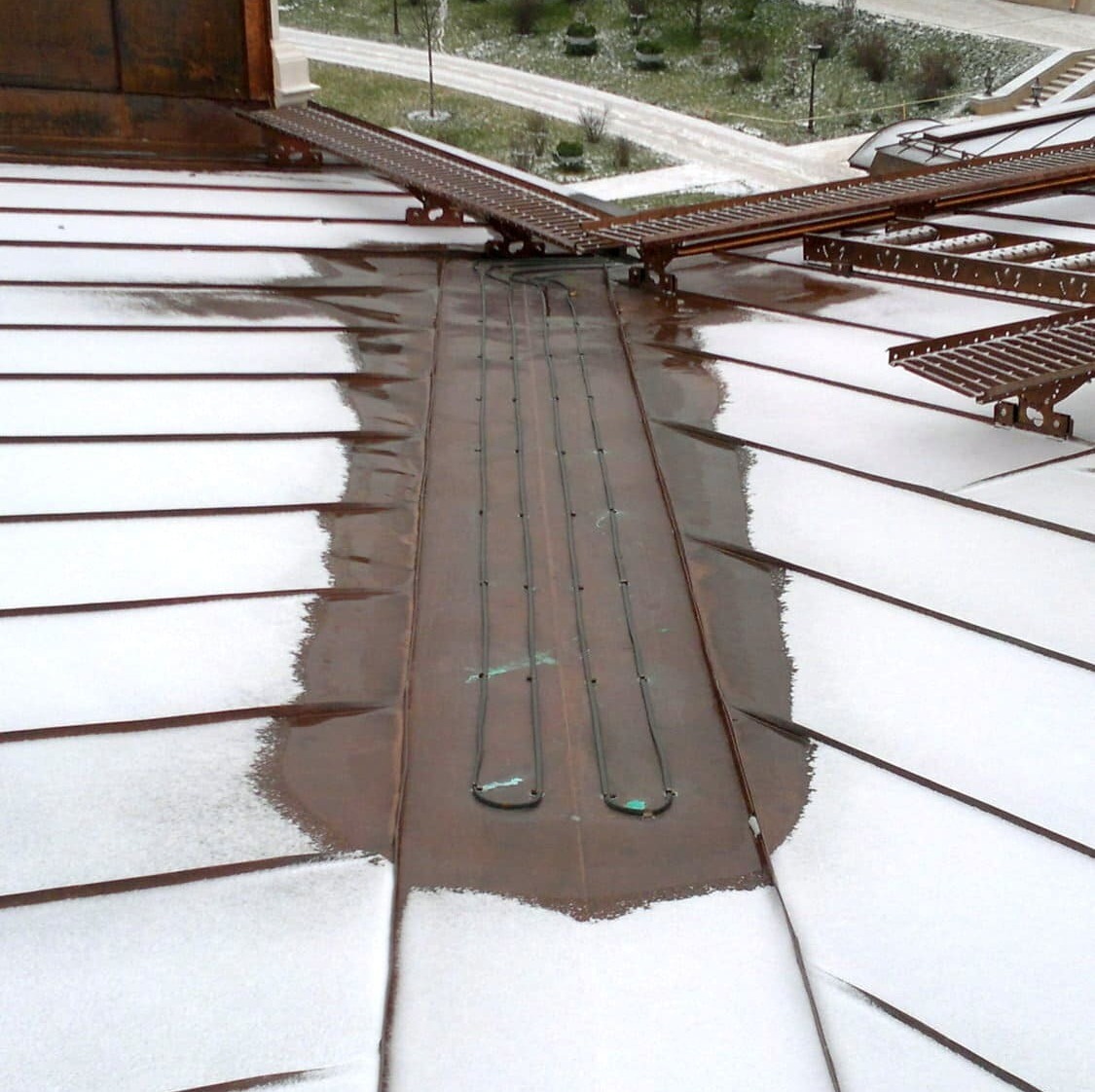 Греющий кабель на крыше дома Подольска МО
